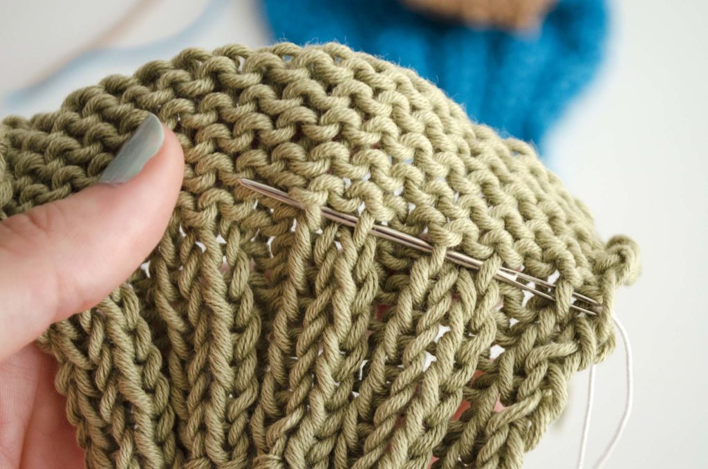 Knitting in elastic - Around the Table Yarns