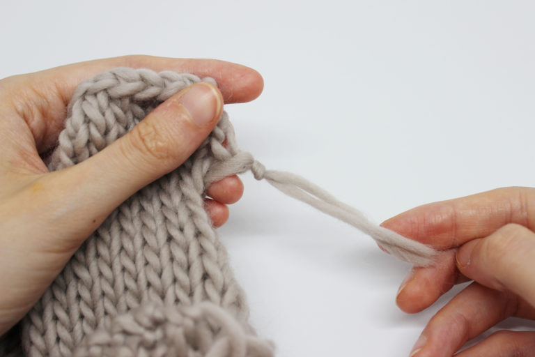 Tie the two strands of each loop togetherto keep the fringe from