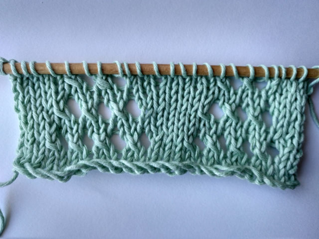 HOW TO KNIT THE LACY TRIANGLE STITCH - The Blog - US/UK